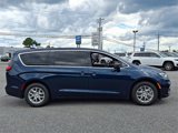 New 2025 Chrysler Pacifica Select image 5