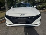 Certified 2022 Hyundai Elantra SE image 2