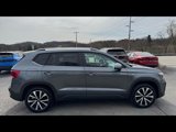 Certified 2022 Volkswagen Taos SE image 2