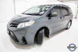 Used 2018 Toyota Sienna LE image 2