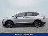 Used 2022 Volkswagen Tiguan SE image 2