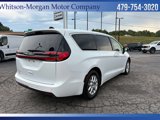 Used 2023 Chrysler Pacifica Touring-L image 5
