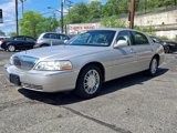 Used 2009 Lincoln Town Car Signature Limited image 3