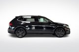 Certified 2022 Volkswagen Tiguan SE w/ Panoramic Sunroof Package image 3