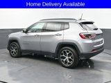 Used 2024 Jeep Compass Latitude image 3