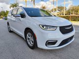Used 2022 Chrysler Pacifica Limited image 4