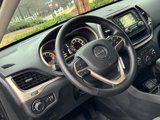 Used 2016 Jeep Cherokee Sport image 4