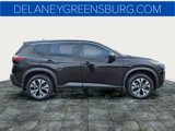 Used 2022 Nissan Rogue SV image 2