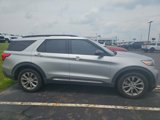 Used 2021 Ford Explorer XLT w/ Equipment Group 202A image 3