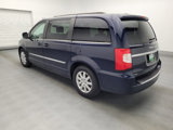 Used 2014 Chrysler Town & Country Touring image 3