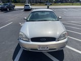 Used 2006 Ford Taurus SEL image 2