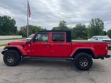 Used 2020 Jeep Gladiator Overland image 2