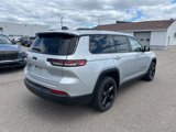 Used 2023 Jeep Grand Cherokee L Laredo image 5