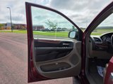 Used 2015 Chrysler Town & Country Touring-L w/ Driver Convenience Group image 4