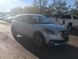 Used 2020 Nissan Kicks SR image 2