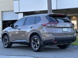 Used 2024 Nissan Rogue SV image 5