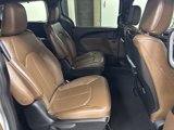 Used 2021 Chrysler Pacifica Limited w/ Uconnect Theater Family Group image 5