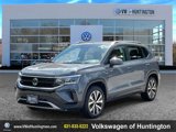 Certified 2022 Volkswagen Taos SE image 2
