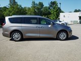 Used 2018 Chrysler Pacifica Touring-L Plus w/ Advanced Safetytec Group image 4
