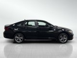 Used 2024 Volkswagen Jetta SE image 4