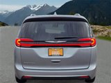 Used 2021 Chrysler Pacifica Touring-L image 5