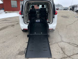 Used 2022 Chrysler Pacifica Touring-L image 2
