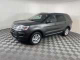 Used 2018 Ford Explorer XLT image 3