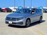 Used 2024 Volkswagen Jetta SE image 2