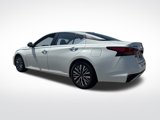 Used 2023 Nissan Altima 2.5 SV image 3