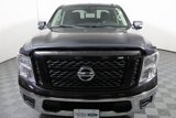 Used 2019 Nissan Titan SV image 3