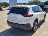 Used 2023 Nissan Rogue SV image 2