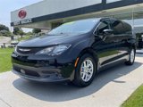 Used 2022 Chrysler Voyager LX image 4