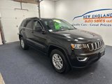 Used 2020 Jeep Grand Cherokee Laredo image 3