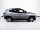 Used 2022 Jeep Compass Latitude image 4