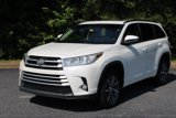 Used 2017 Toyota Highlander XLE image 2
