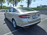Used 2017 Ford Fusion SE w/ Equipment Group 201A image 5