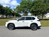 Used 2024 Nissan Rogue SV image 3