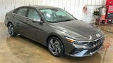 Used 2024 Hyundai Elantra Limited image 3