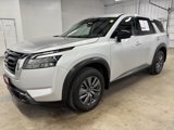 Used 2024 Nissan Pathfinder S image 3