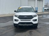 Used 2021 Ford Explorer XLT w/ Equipment Group 202A image 2