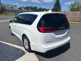 Used 2022 Chrysler Pacifica Touring-L image 5