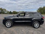 Used 2021 Jeep Grand Cherokee Laredo image 2