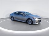 Used 2019 Toyota Camry LE image 2