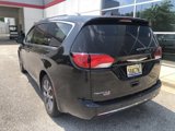 Used 2017 Chrysler Pacifica Limited image 4