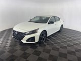 Certified 2023 Nissan Altima 2.5 SR image 3