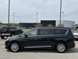 Used 2017 Chrysler Pacifica Touring-L image 4