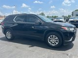 Used 2021 Chevrolet Traverse LT image 2