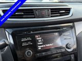 Used 2016 Nissan Rogue SV image 3