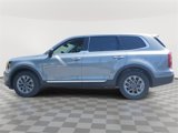 Used 2023 Kia Telluride LX image 3