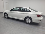 Used 2019 Volkswagen Jetta SE image 3